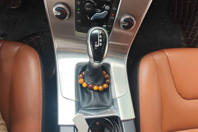 Used Volvo S60 2017 S60L T3 Smart Upgrade Edition Gear Lever