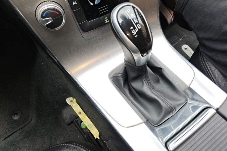 Used Volvo S60 2017 S60L T3 Smart Drive Edition Gear Lever