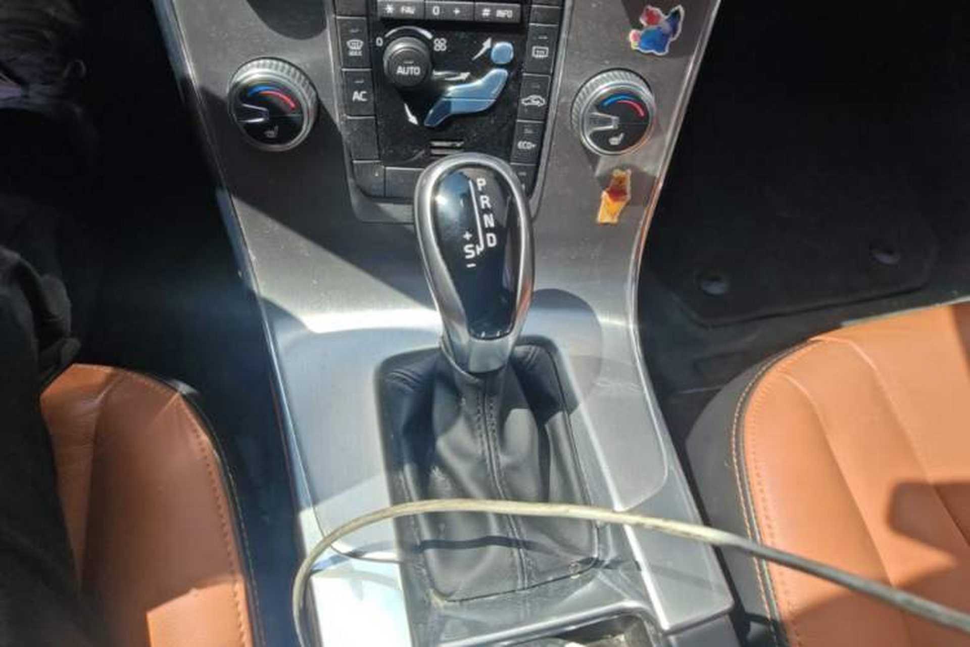 Used Volvo S60 2017 S60L T4 Smart Range Edition Gear Lever