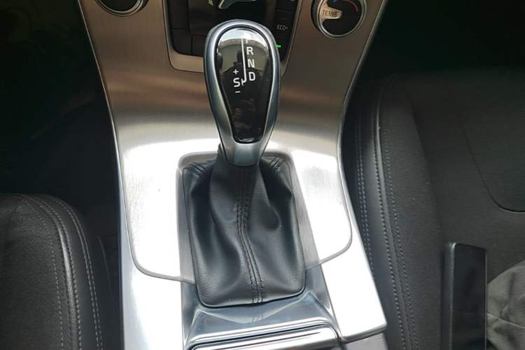 Used Volvo S60 2017 S60L T3 Smart Drive Edition Gear Lever