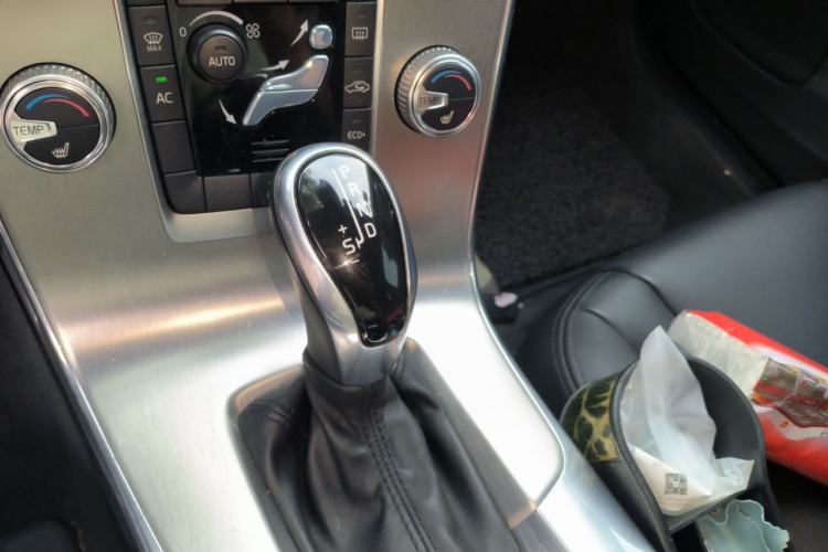 Used Volvo S60 2017 S60L T4 Smart Range Edition Gear Lever