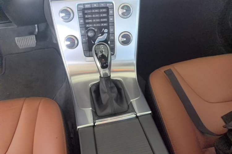 Used Volvo S60 2017 S60L T3 Smart Upgrade Edition Gear Lever