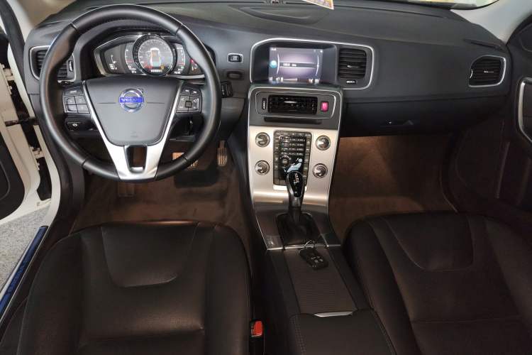 Used Volvo S60 2017 S60L T4 Smart Range Edition Gear Lever