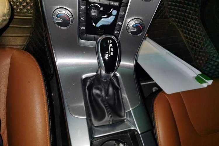 Used Volvo S60 2017 S60L T3 Smart Upgrade Edition Gear Lever