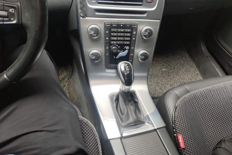 Used Volvo S60 2017 S60L T3 Smart Upgrade Edition Gear Lever