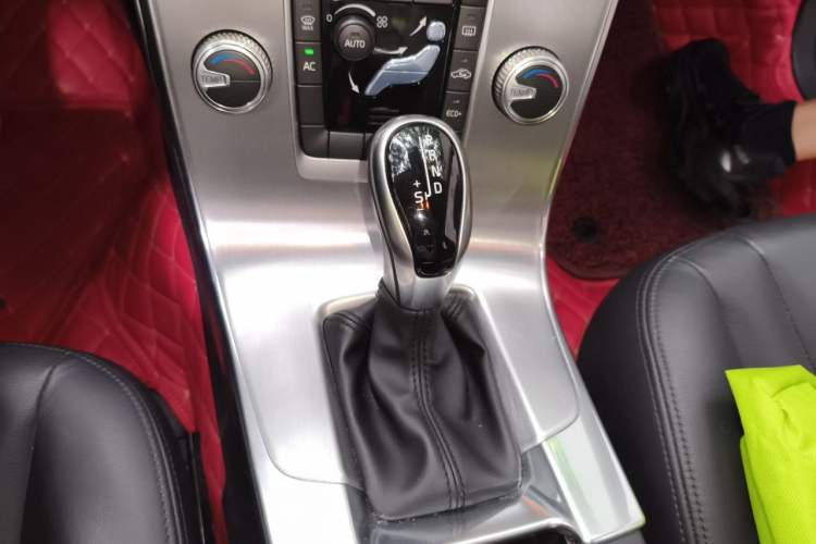 Used Volvo S60 2017 S60L T3 Smart Upgrade Edition Gear Lever