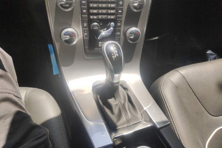 Used Volvo S60 2017 S60L T3 Smart Upgrade Edition Gear Lever