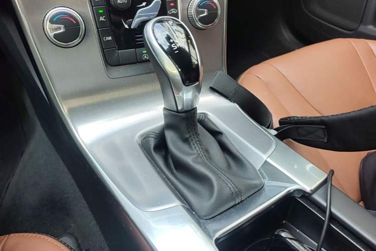 Used Volvo S60 2017 S60L T3 Smart Upgrade Edition Gear Lever