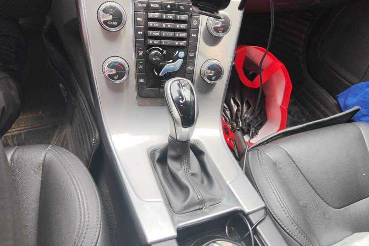 Used Volvo S60 2017 S60L T5 Intelligent Drive Edition Gear Lever