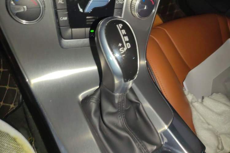 Used Volvo S60 2017 S60L T3 Smart Upgrade Edition Gear Lever