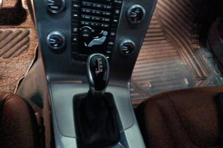 Used Volvo S60 2017 S60L T4 Smart Range Edition Gear Lever