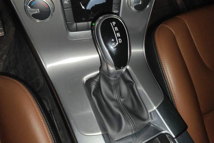 Used Volvo S60 2017 S60L T3 Smart Upgrade Edition Gear Lever
