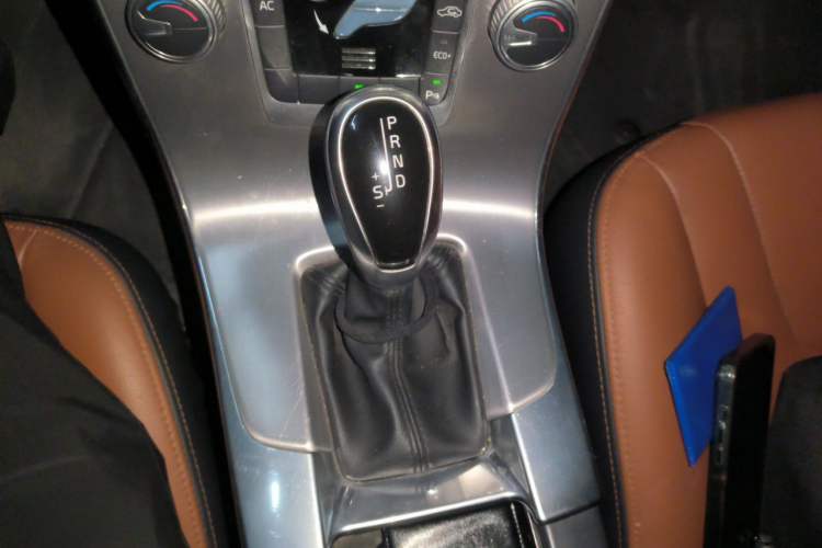 Used Volvo S60 2017 S60L T3 Smart Upgrade Edition Gear Lever