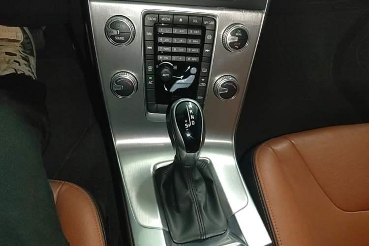 Used Volvo S60 2017 S60L T3 Smart Upgrade Edition Gear Lever