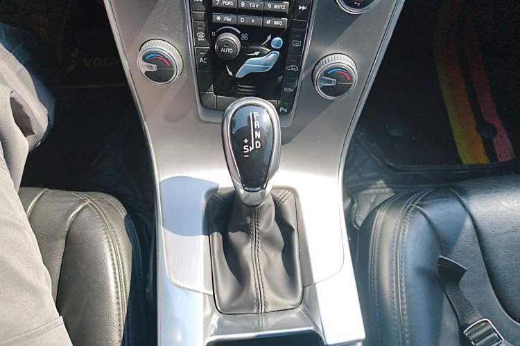 Used Volvo S60 2017 S60L T3 Smart Drive Edition Gear Lever