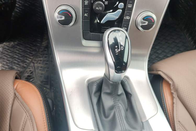 Used Volvo S60 2017 S60L T3 Smart Upgrade Edition Gear Lever