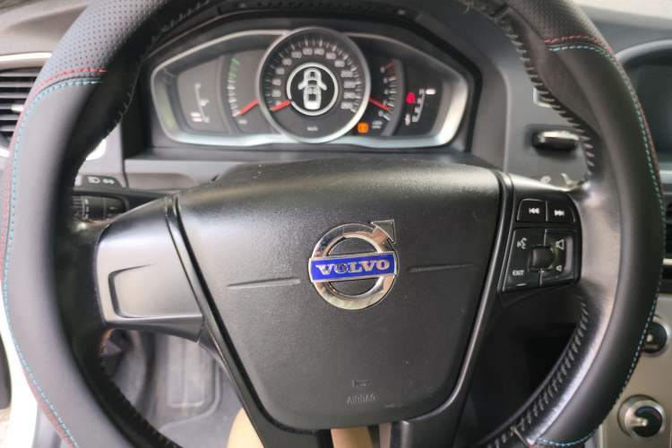 Used Volvo S60 2017 S60L T3 Smart Drive Edition Instrument Cluster