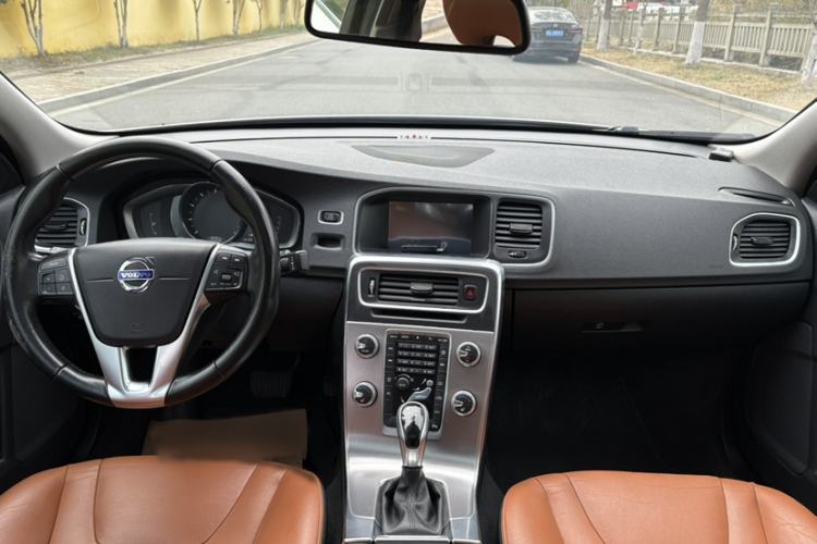 Used Volvo S60 2017 S60L T4 Smart Range Edition Interior 3
