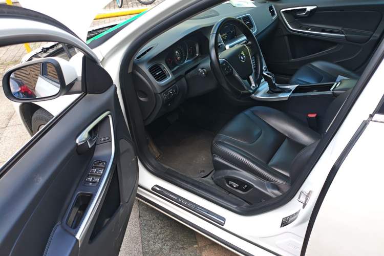 Used Volvo S60 2017 S60L T3 Smart Upgrade Edition Interior 3