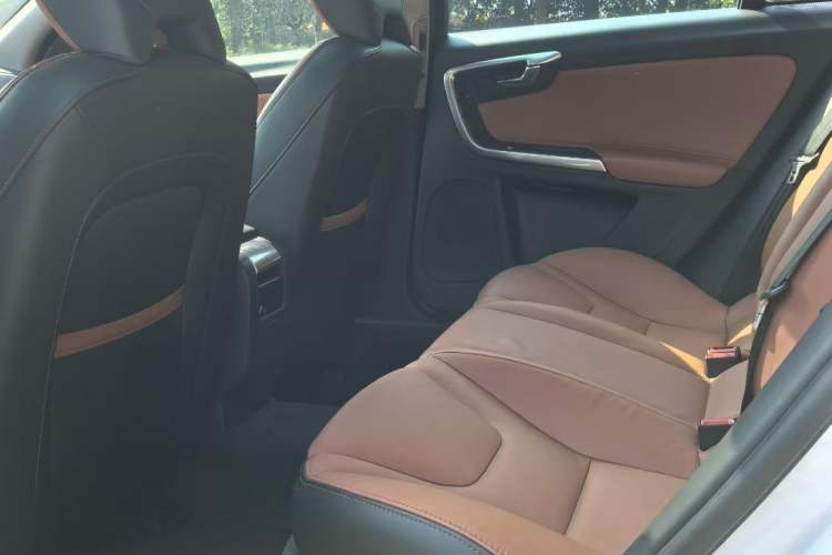 Used Volvo S60 2017 S60L T4 Smart Range Edition Interior 4