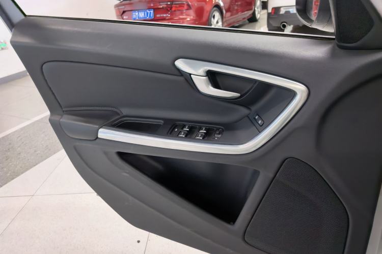 Used Volvo S60 2017 S60L T4 Smart Range Edition Interior 8
