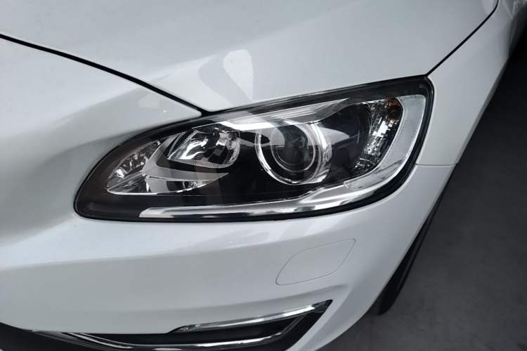 Used Volvo S60 2017 S60L T4 Smart Range Edition Left Front Headlight