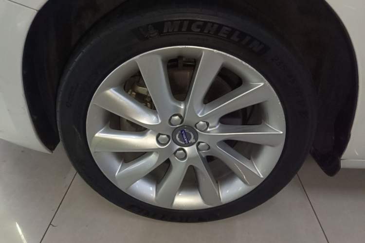 Used Volvo S60 2017 S60L T4 Smart Range Edition Left Front Wheel Hub