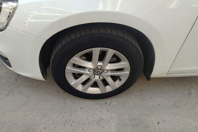 Used Volvo S60 2017 S60L T3 Smart Upgrade Edition Left Front Wheel Hub
