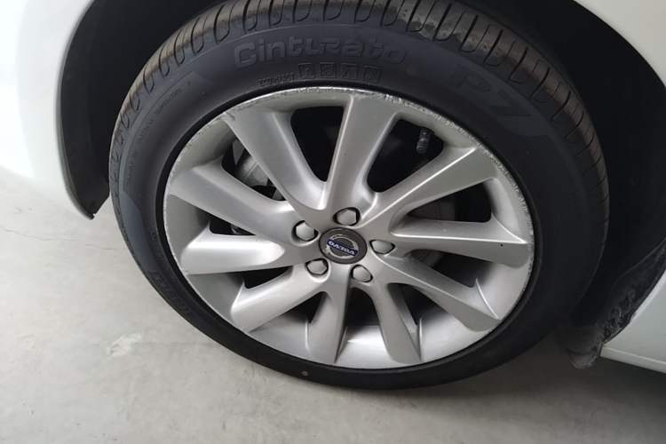 Used Volvo S60 2017 S60L T4 Smart Range Edition Left Front Wheel Hub