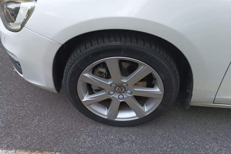 Used Volvo S60 2017 S60L T5 Intelligent Drive Edition Left Front Wheel Hub