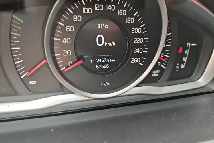 Used Volvo S60 2017 S60L T3 Smart Upgrade Edition Odometer Close Up