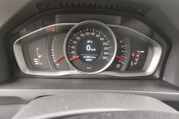 Used Volvo S60 2017 S60L T3 Smart Upgrade Edition Odometer Close Up