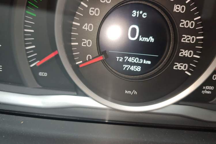 Used Volvo S60 2017 S60L T3 Smart Upgrade Edition Odometer Close Up