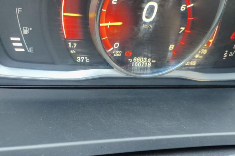 Used Volvo S60 2017 S60L T4 Smart Range Edition Odometer Close Up