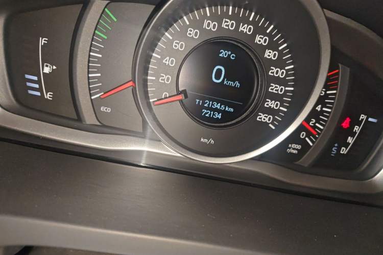 Used Volvo S60 2017 S60L T3 Smart Upgrade Edition Odometer Close Up