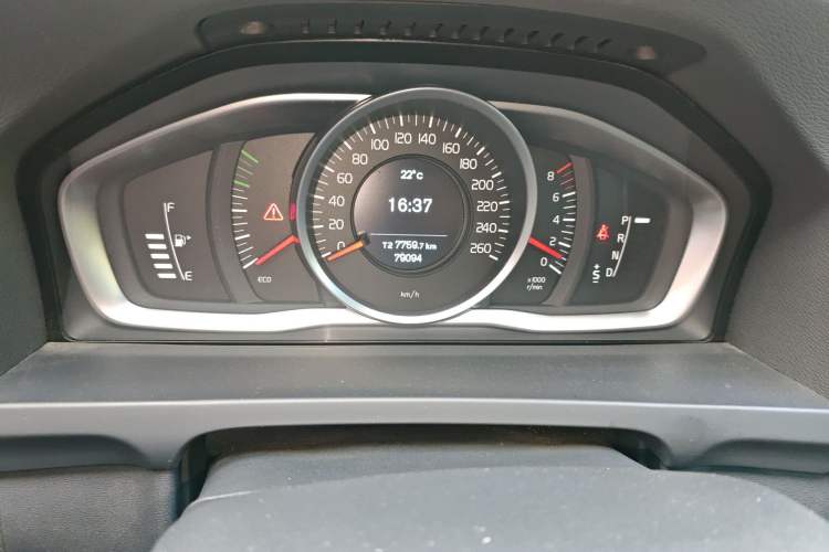 Used Volvo S60 2017 S60L T3 Smart Upgrade Edition Odometer Close Up