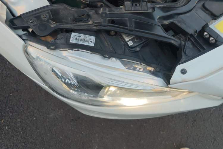 Used Volvo S60 2017 S60L T5 Intelligent Drive Edition Right Front Headlight