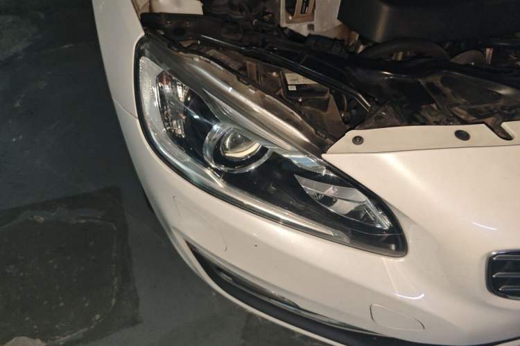 Used Volvo S60 2017 S60L T5 Intelligent Drive Edition Right Front Headlight