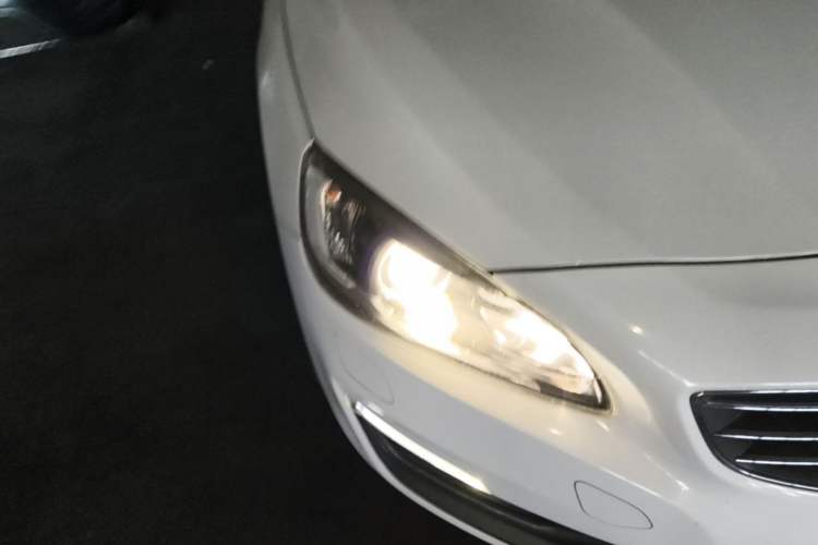 Used Volvo S60 2017 S60L T3 Smart Upgrade Edition Right Front Headlight