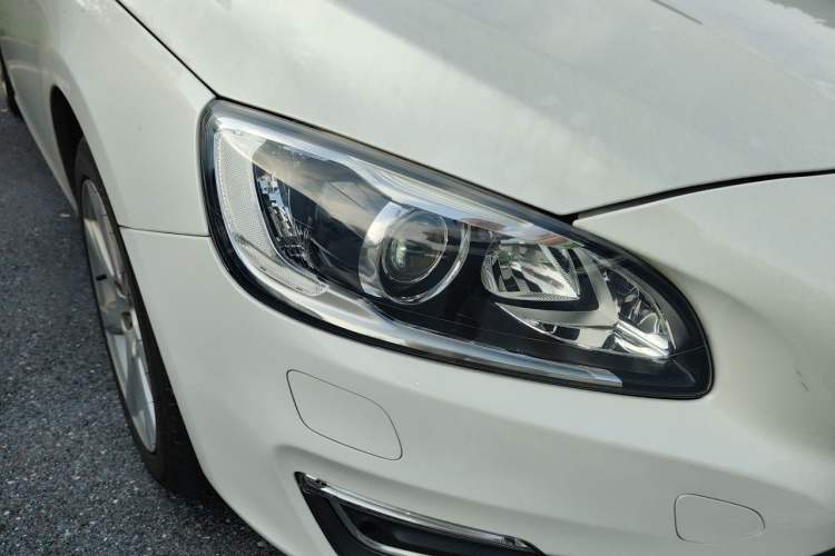 Used Volvo S60 2017 S60L T5 Intelligent Drive Edition Right Front Headlight