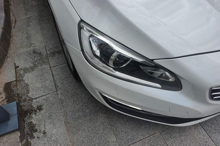 Used Volvo S60 2017 S60L T3 Smart Upgrade Edition Right Front Headlight
