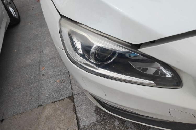 Used Volvo S60 2017 S60L T5 Intelligent Drive Edition Right Front Headlight