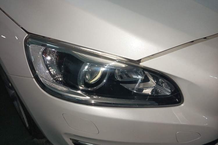 Used Volvo S60 2017 S60L T4 Smart Range Edition Right Front Headlight