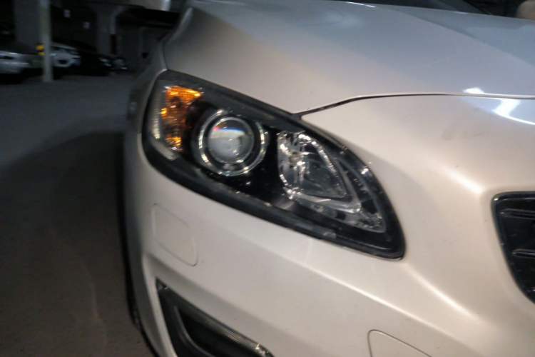 Used Volvo S60 2017 S60L T3 Smart Upgrade Edition Right Front Headlight
