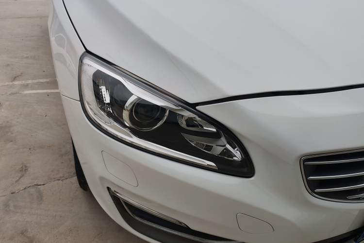 Used Volvo S60 2017 S60L T3 Smart Upgrade Edition Right Front Headlight