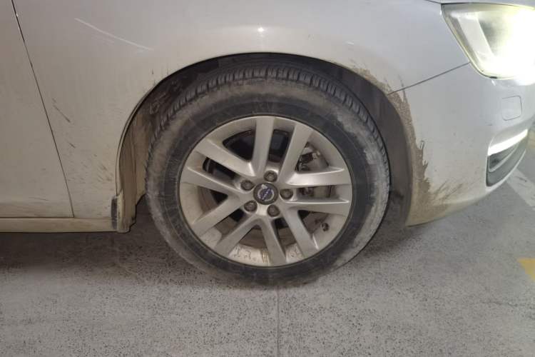 Used Volvo S60 2017 S60L T3 Smart Upgrade Edition Right Front Wheel Hub