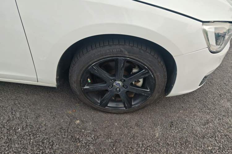 Used Volvo S60 2017 S60L T5 Intelligent Drive Edition Right Front Wheel Hub