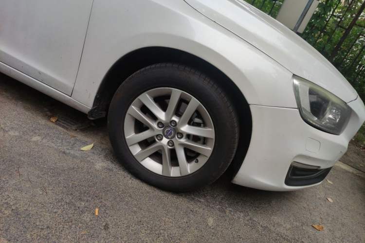 Used Volvo S60 2017 S60L T3 Smart Upgrade Edition Right Front Wheel Hub