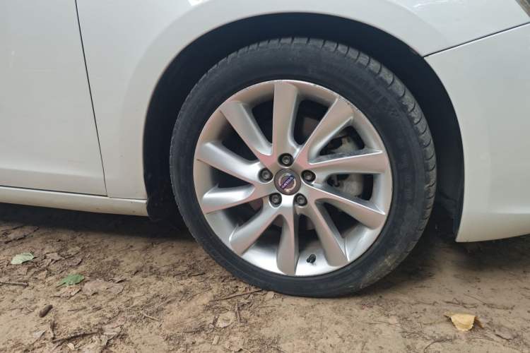 Used Volvo S60 2017 S60L T4 Smart Range Edition Right Front Wheel Hub