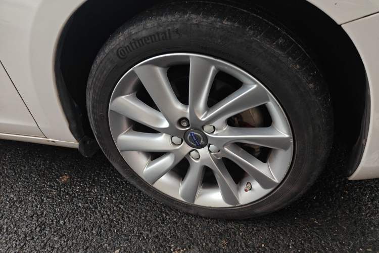 Used Volvo S60 2017 S60L T4 Smart Range Edition Right Front Wheel Hub